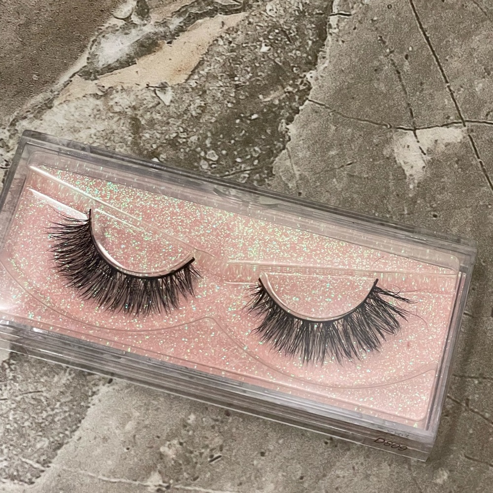 Lashes